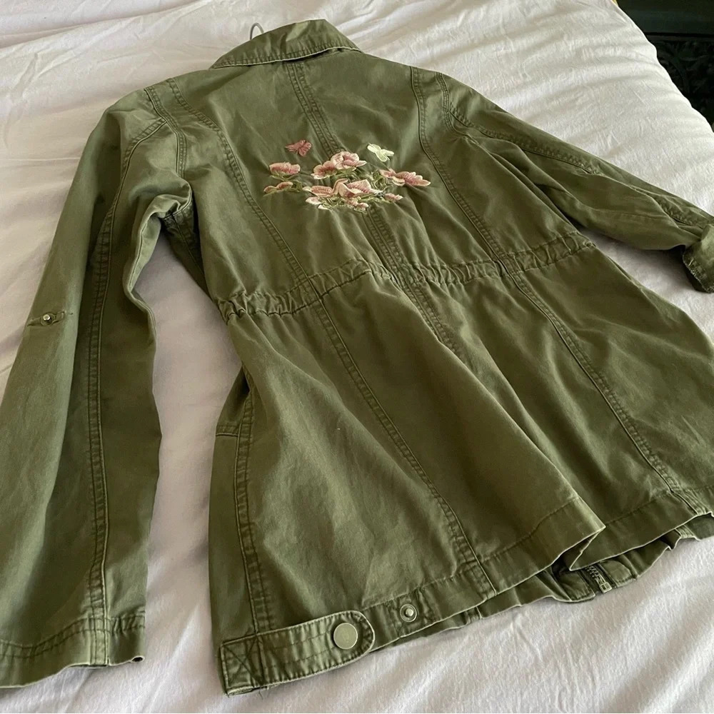 Army Green Jacket W/ Pink Flower Embroidery Small Boho Grunge 90’s Y2K - Picture 9 of 14